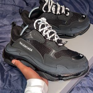 DEADSTOCK Balenciaga Tripple S✅.